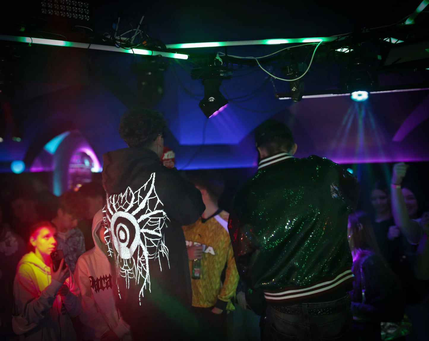 AHOJNIKI OVERSIZE GLOWING HOODIE
